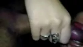 زوجة مع زوجها على سج ...