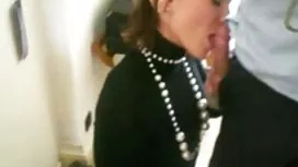 سارة جاي تركب وحشا ف ...