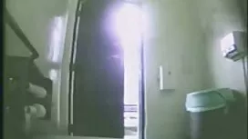 أحمق ناضج يلعق قضيبا ...