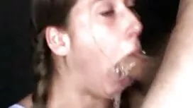 رفع تنورة أخته افلام ...