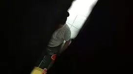 ثديي الكبيران يحتاجا ...