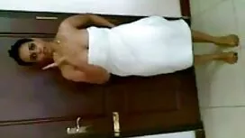 أمي تجعلني مثيرة جدا ...