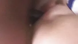 زوجة ناضجة تقذف على  ...