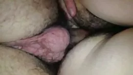 ضغطت على نادلة شقراء ...