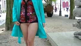شقراء مسنة مذهلة.... ...
